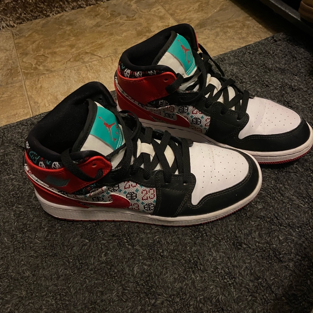 Air Jordan 1 mid "Christmas" addition 2021